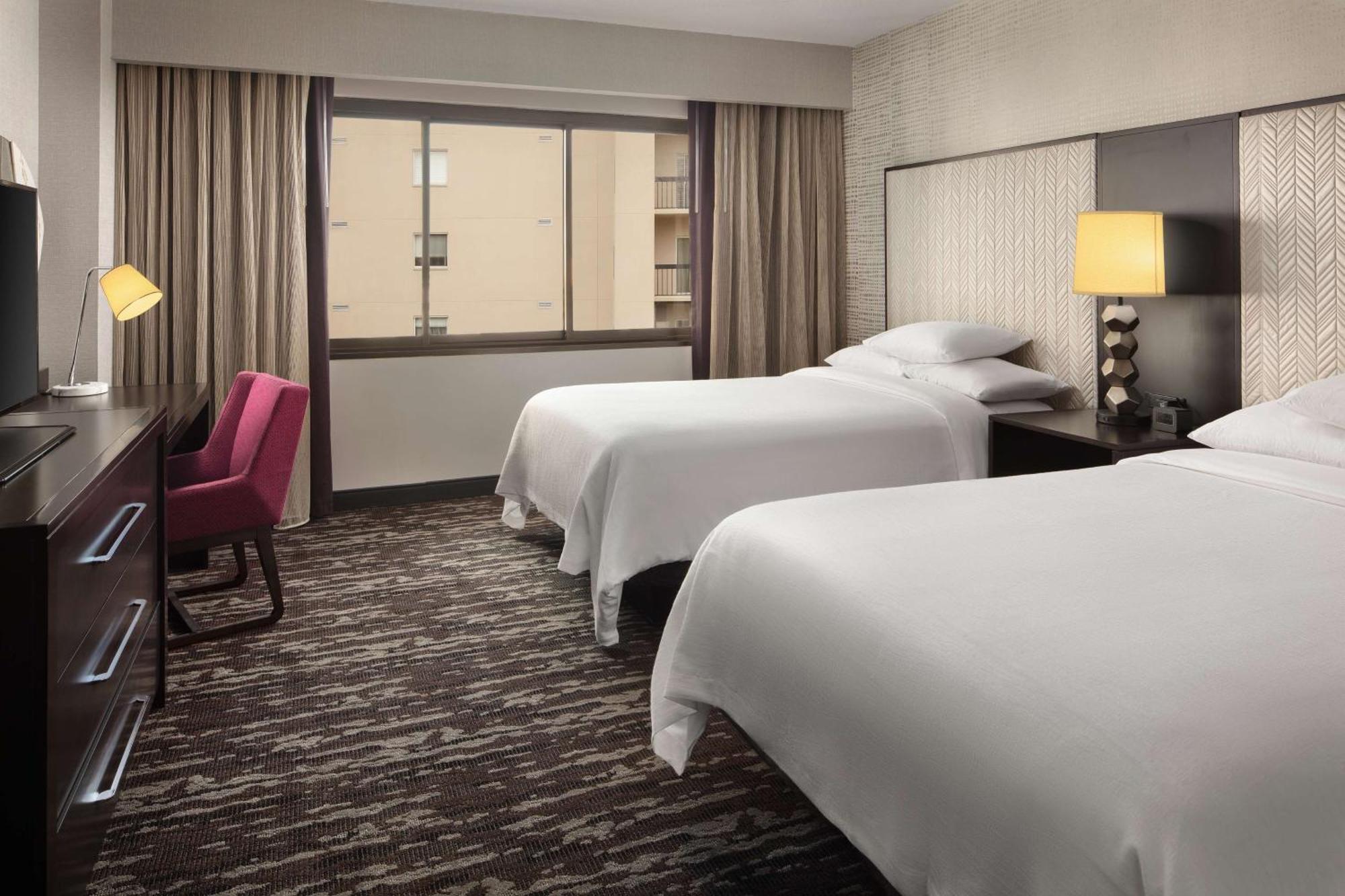Suite Two Double Beds Non-Smoking